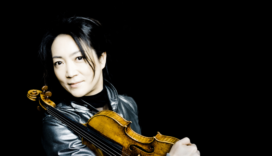 27-ABRIL-bbc-nacional-orchestra-Akiko-Suwanai_007-c-Marco-Borggreve